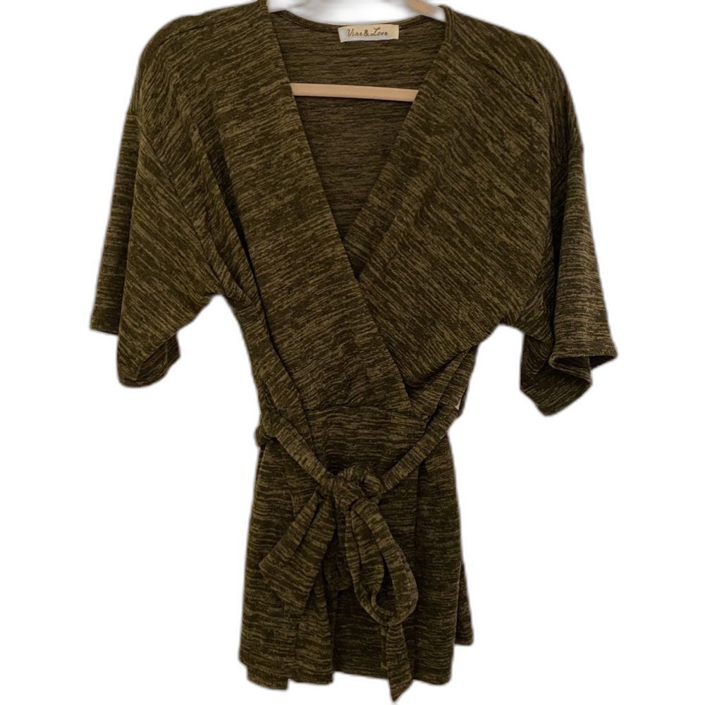Vine and Love Olive Short Sleeve Sweater Tunic Top Women's Sz Medium